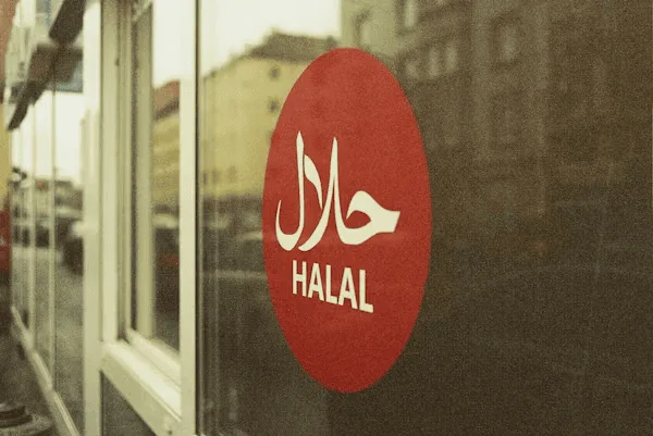 “No Pork, No Lard” Artinya Halal?