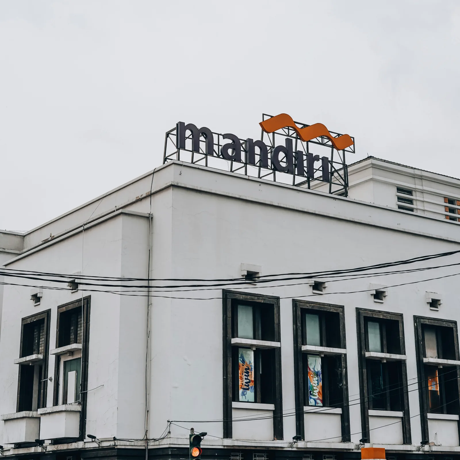 Rekeningku diblokir, Suaraku dibungkam: Menilik Kewenangan Pemblokiran Rekening oleh Bank Mandiri